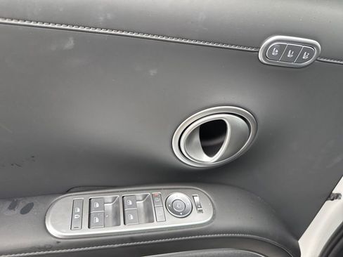 Used 2026 Hyundai Palisade Calligraphy image 12