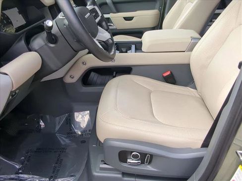 Used 2024 Land Rover Defender 130 S image 17