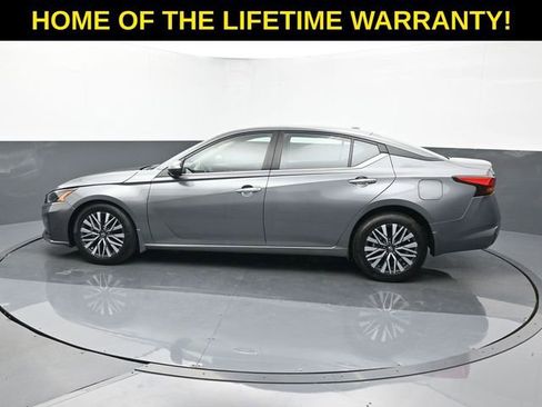 Used 2023 Nissan Altima 2.5 SV image 4