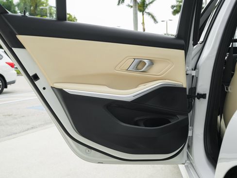 Used 2025 BMW 330i Sedan image 34