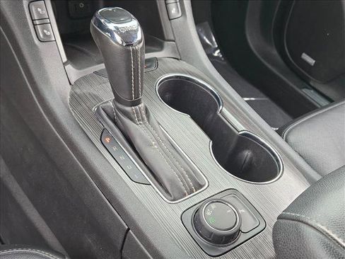 Used 2017 GMC Acadia SLT image 12