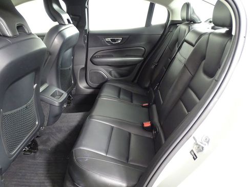 Used 2019 Volvo S60 T5 Momentum w/ Multimedia Package image 14