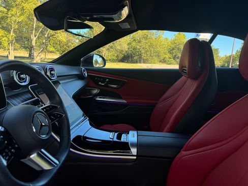 Used 2024 Mercedes-Benz CLE 450 4MATIC Cabriolet image 33