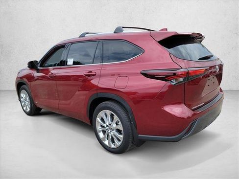Used 2026 Toyota Highlander Limited AWD/4WD image 7