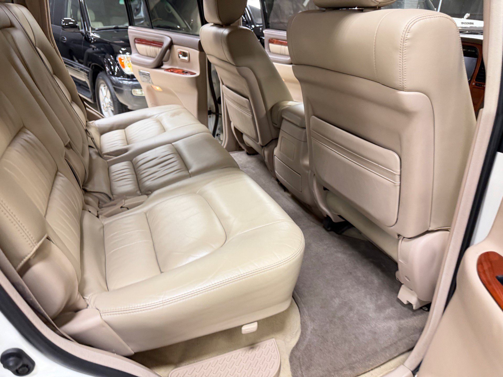 Used 2002 Lexus LX 470 4WD image 25