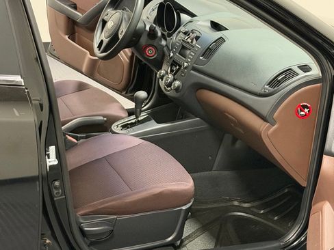 Used 2010 Kia Forte EX image 11