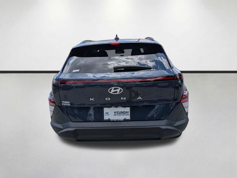 Used 2025 Hyundai Kona SEL FWD image 5