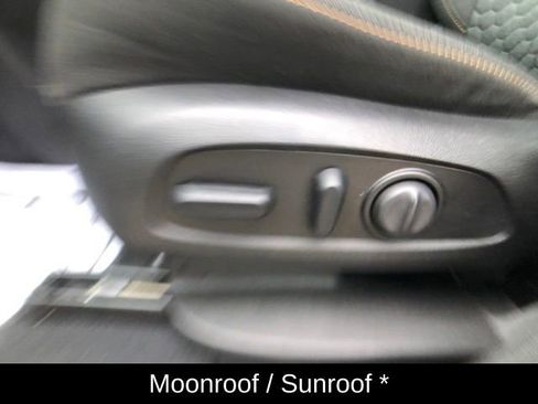 Used 2021 Chevrolet Equinox LT image 13