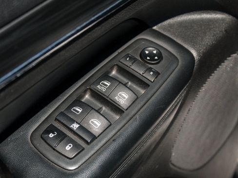 Used 2021 Jeep Grand Cherokee Limited AWD/4WD image 9