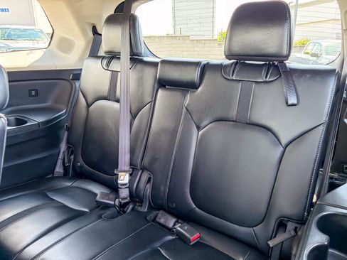 Used 2024 Honda Pilot Touring image 18