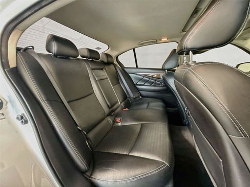 Used 2015 INFINITI Q50 w/ Deluxe Touring Package RWD image 9