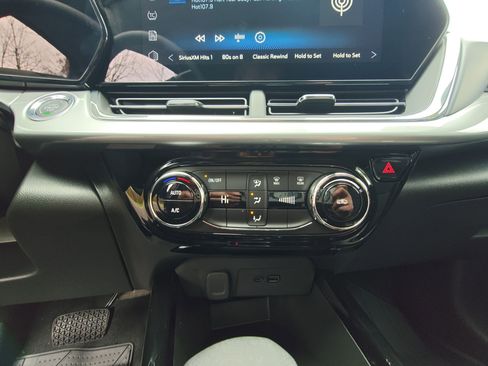 New 2026 Chevrolet Trax LT image 28