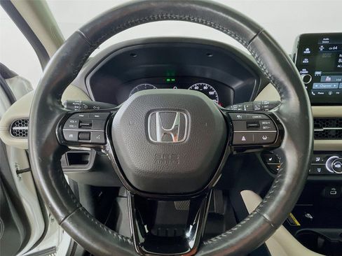 Used 2023 Honda HR-V EX-L image 16