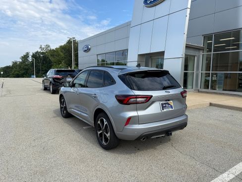 Certified 2023 Ford Escape ST-Line Select w/ Tech Pack #2 image 7