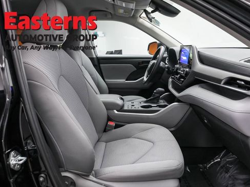 Used 2023 Toyota Highlander L image 22