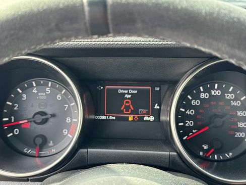 Used 2016 Ford Mustang Shelby GT350 w/ Technology Package image 33