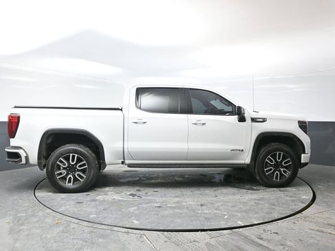 Used 2022 GMC Sierra 1500 AT4 w/ AT4 Premium Package image 2