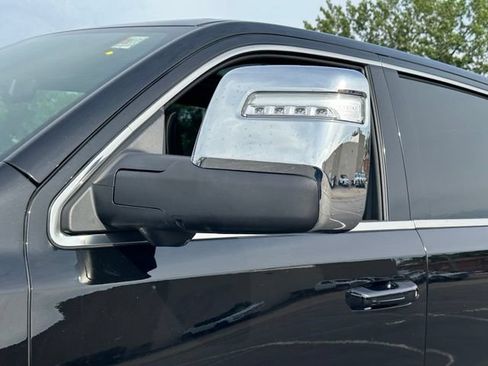 Used 2025 RAM 1500 Limited AWD/4WD image 12