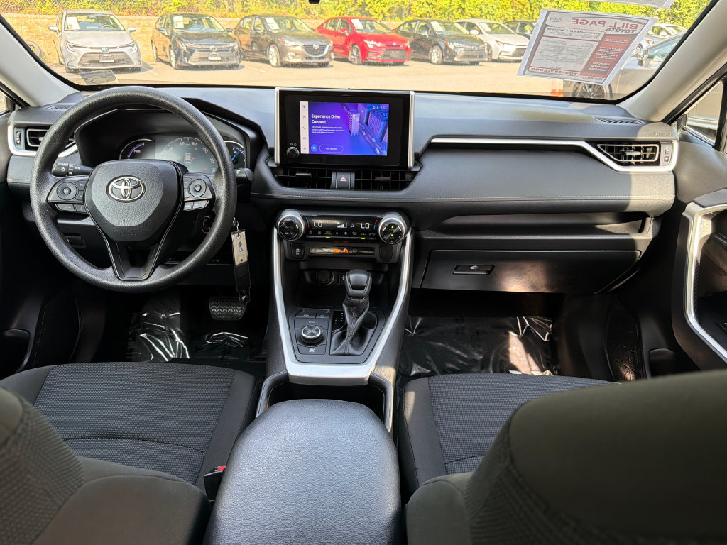 Used 2024 Toyota RAV4 LE AWD/4WD image 15