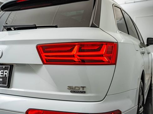 Used 2017 Audi Q7 3.0T Prestige AWD/4WD image 15