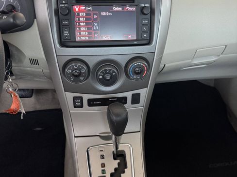 Used 2013 Toyota Corolla LE image 5