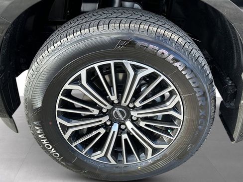 New 2026 Nissan Armada Platinum image 9