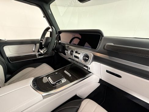 Used 2025 Mercedes-Benz G 63 AMG 4MATIC image 25