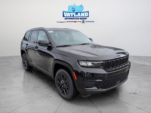 New 2025 Jeep Grand Cherokee Altitude image 1