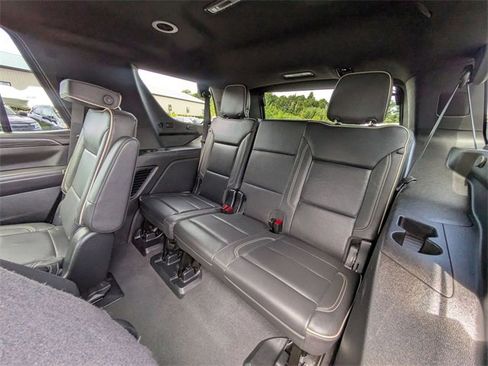 Used 2023 GMC Yukon SLT image 29