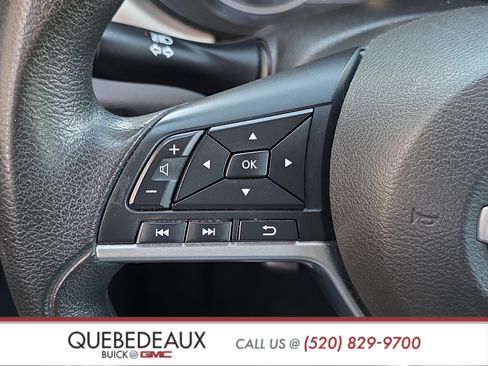 Used 2021 Nissan Versa SV FWD image 14