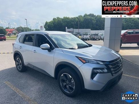 Used 2025 Nissan Rogue SV FWD image 8