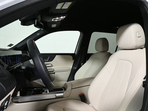Certified 2025 Mercedes-Benz GLB 250 4MATIC image 15
