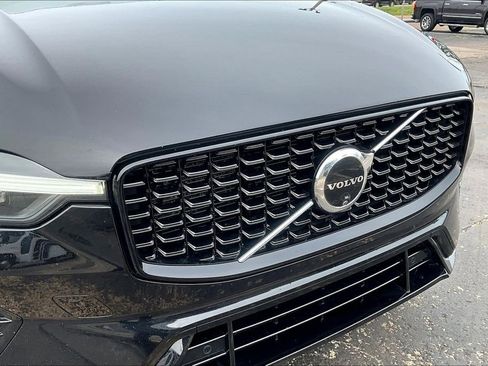 Used 2024 Volvo XC60 B5 Plus AWD/4WD image 32
