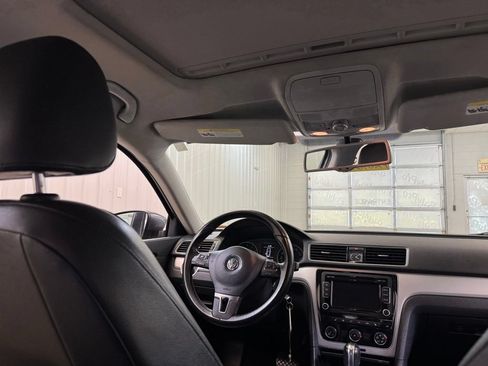 Used 2013 Volkswagen Passat 2.5 SE FWD image 24