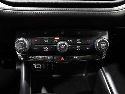 Used 2024 Dodge Durango SXT image 22