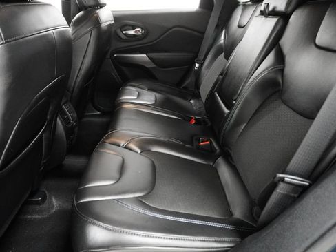 Used 2020 Jeep Cherokee Latitude Plus w/ Cold Weather Group image 16