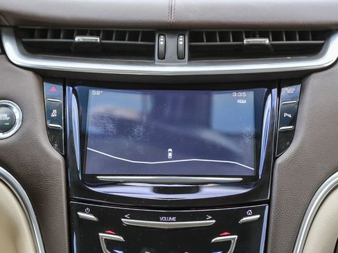 Used 2013 Cadillac XTS Luxury image 14