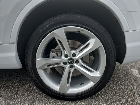 Used 2019 Audi Q7 3.0T Prestige w/ Prestige Package AWD/4WD image 30
