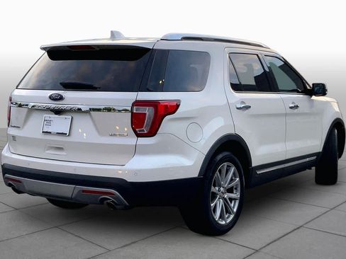 Used 2017 Ford Explorer Limited w/ Class II Trailer Tow Package FWD image 13
