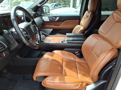 Used 2019 Lincoln Navigator L Reserve image 18