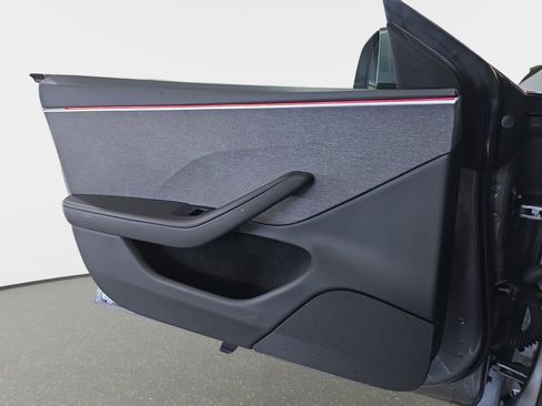 Used 2025 Tesla Model 3 Long Range image 27