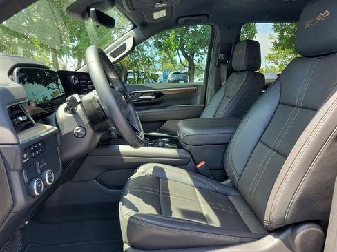 Used 2025 Chevrolet Tahoe High Country RWD image 17