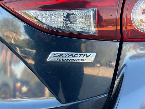 Used 2014 MAZDA MAZDA3 i Sport image 11