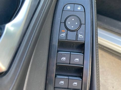 Used 2024 Nissan Rogue SV AWD/4WD image 16