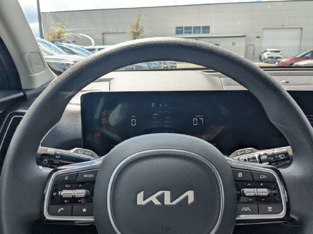 Used 2025 Kia Sorento LX FWD image 26