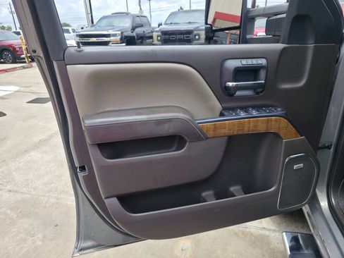 Used 2017 GMC Sierra 1500 SLT w/ SLT Premium Package AWD/4WD image 10