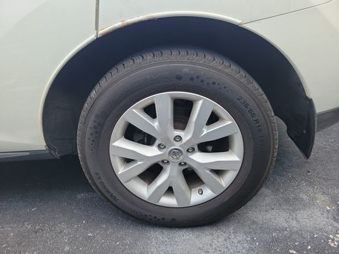 Used 2013 Nissan Murano SV FWD image 6