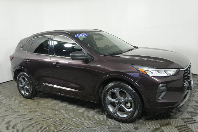 Used 2023 Ford Escape ST-Line w/ Tech Pack #1 AWD/4WD image 2