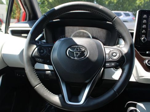 Used 2020 Toyota Corolla SE FWD image 17