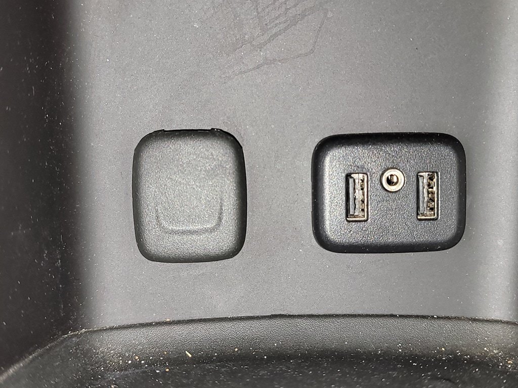 Used 2018 GMC Acadia Denali w/ Technology Package FWD image 25